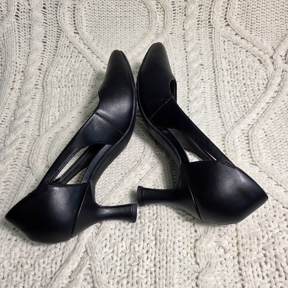 Clarks Kitten Heel Black Leather Pointed Toe Open Side Pump Womens 8 Excellent - Picture 8 of 10